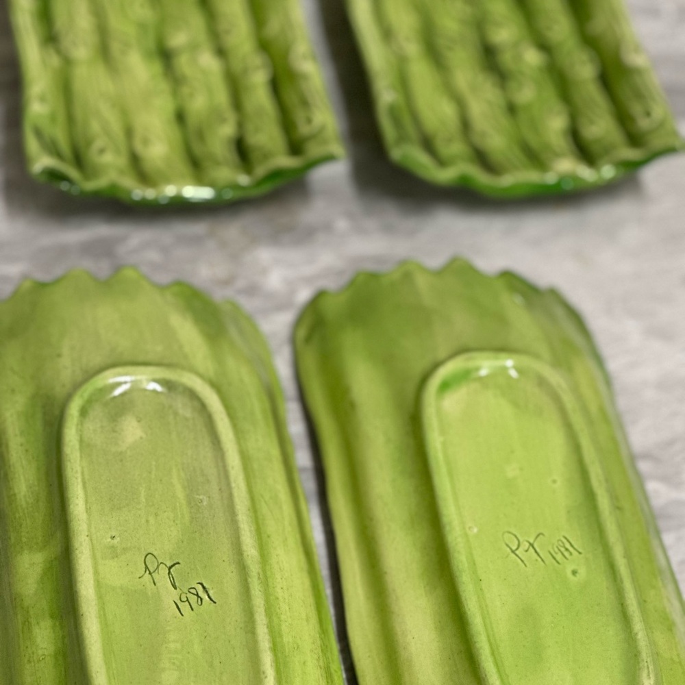 Green Asparagus Ceramic Plates - Picture 3 of 3